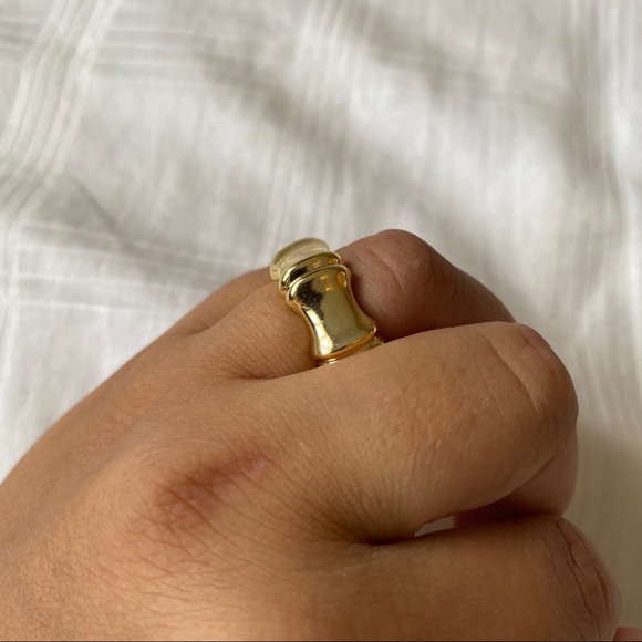 Vintage Inspired Gold Ring - Picture 6 of 8